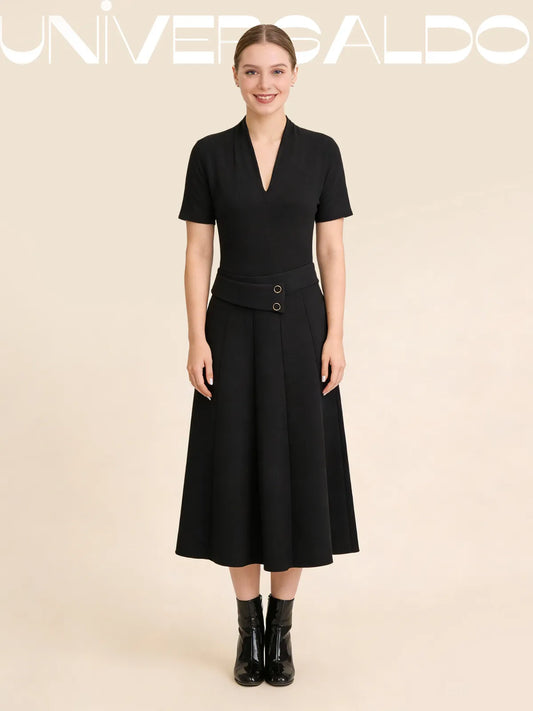 Мека Полу-Рокля с Воденещ Силует и Традиционен Узор