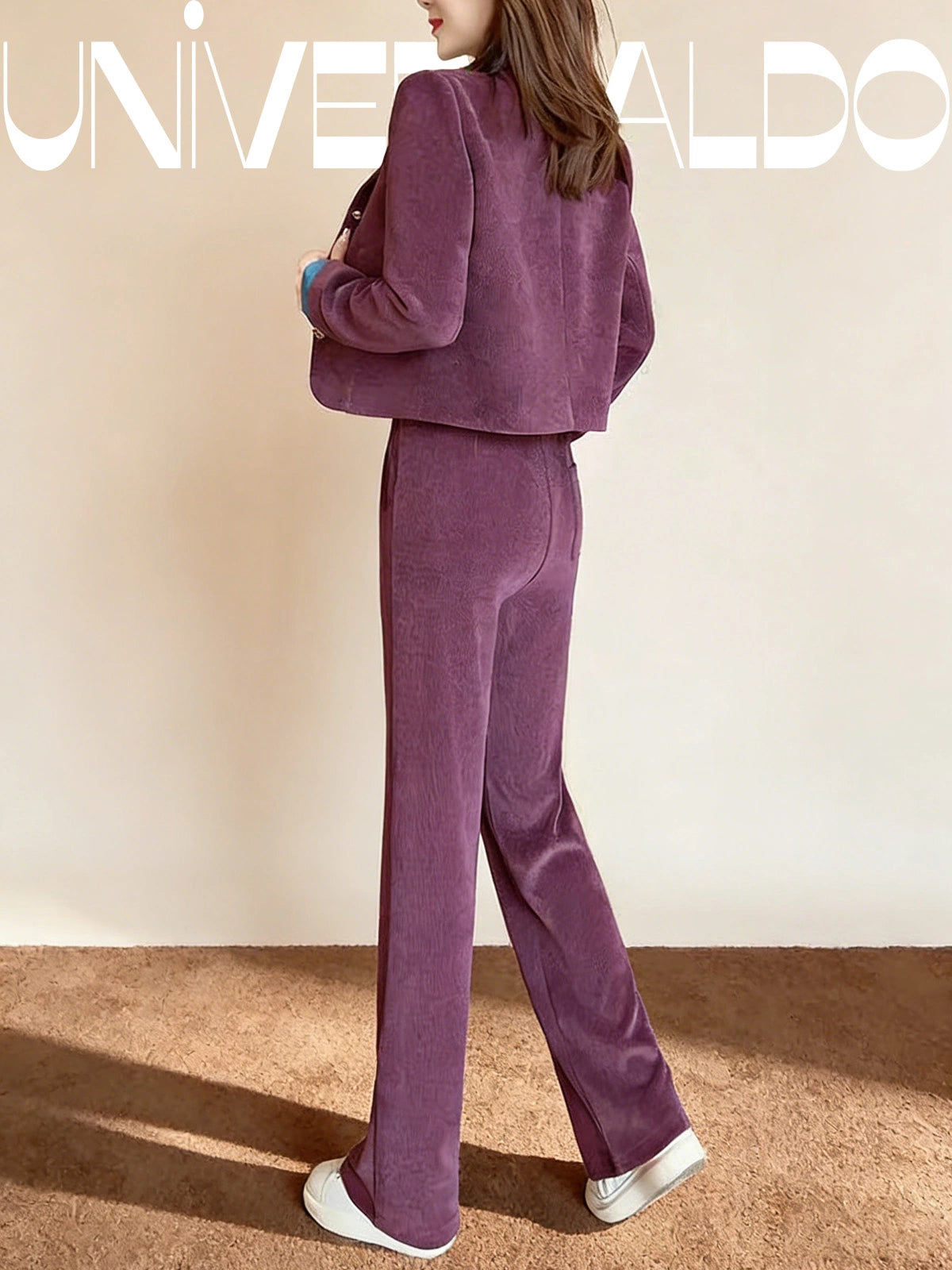 2-Части Комплект с Псевдо-Двуделна Яка