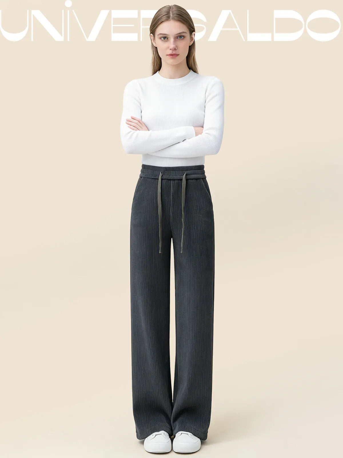 Нови ежедневни кадифени панталони с широки крачоли, много удобни за носене.