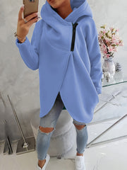 🧥 Дамска суитърна яке с дълги ръкави, качулка и предни джобове ✅