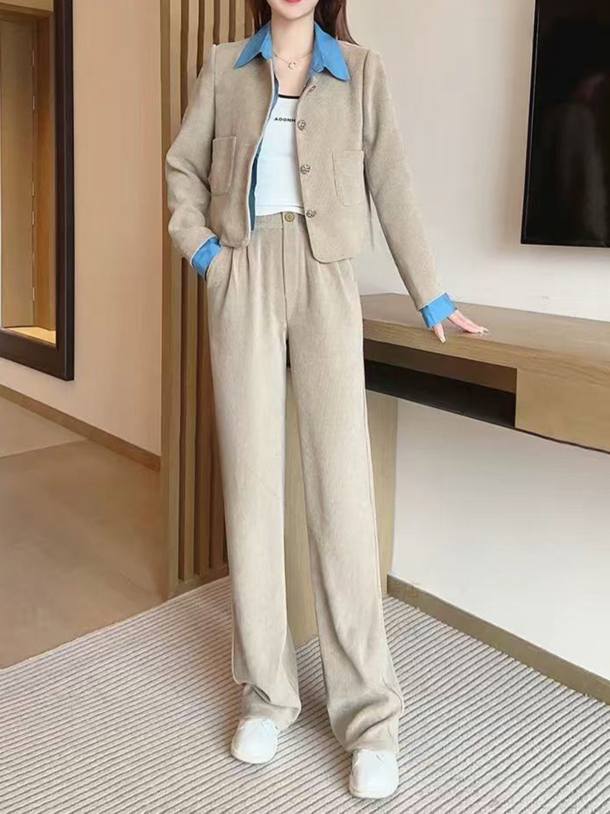 2-Части Комплект с Псевдо-Двуделна Яка